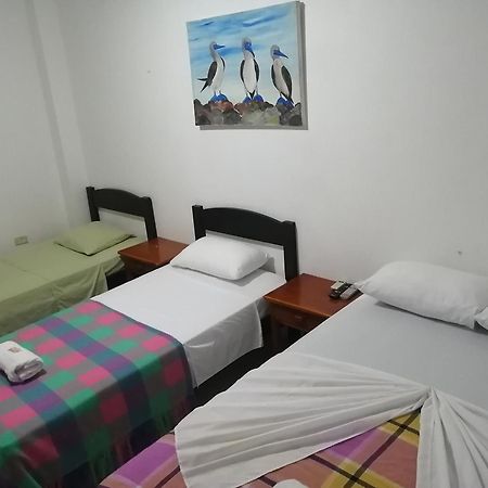 Hostal La Casa De Luis Puerto Baquerizo Moreno Ngoại thất bức ảnh