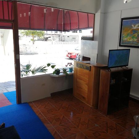 Hostal La Casa De Luis Puerto Baquerizo Moreno Ngoại thất bức ảnh