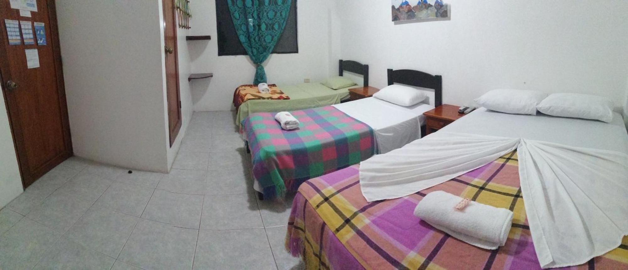 Hostal La Casa De Luis Puerto Baquerizo Moreno Ngoại thất bức ảnh