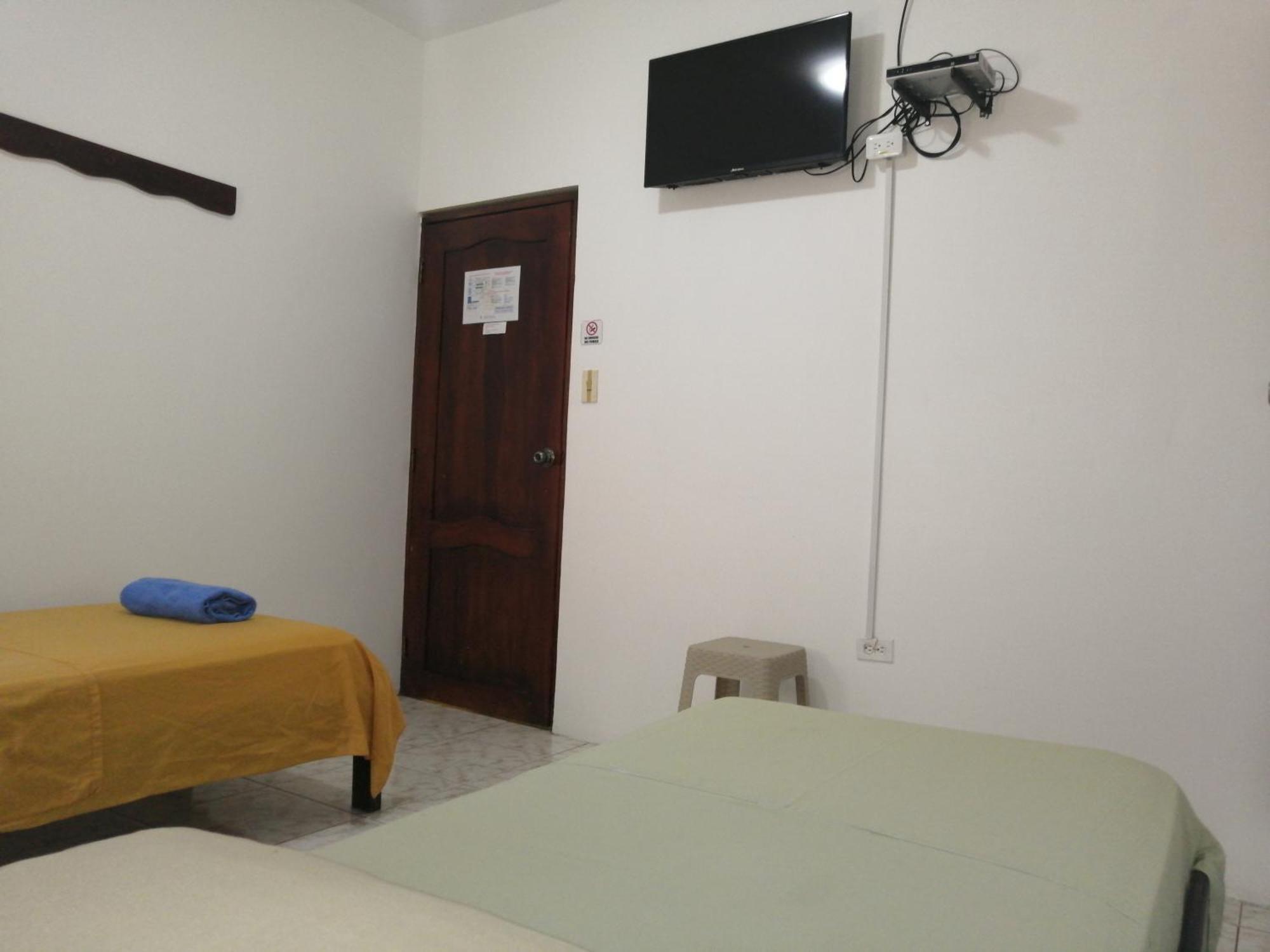 Hostal La Casa De Luis Puerto Baquerizo Moreno Ngoại thất bức ảnh