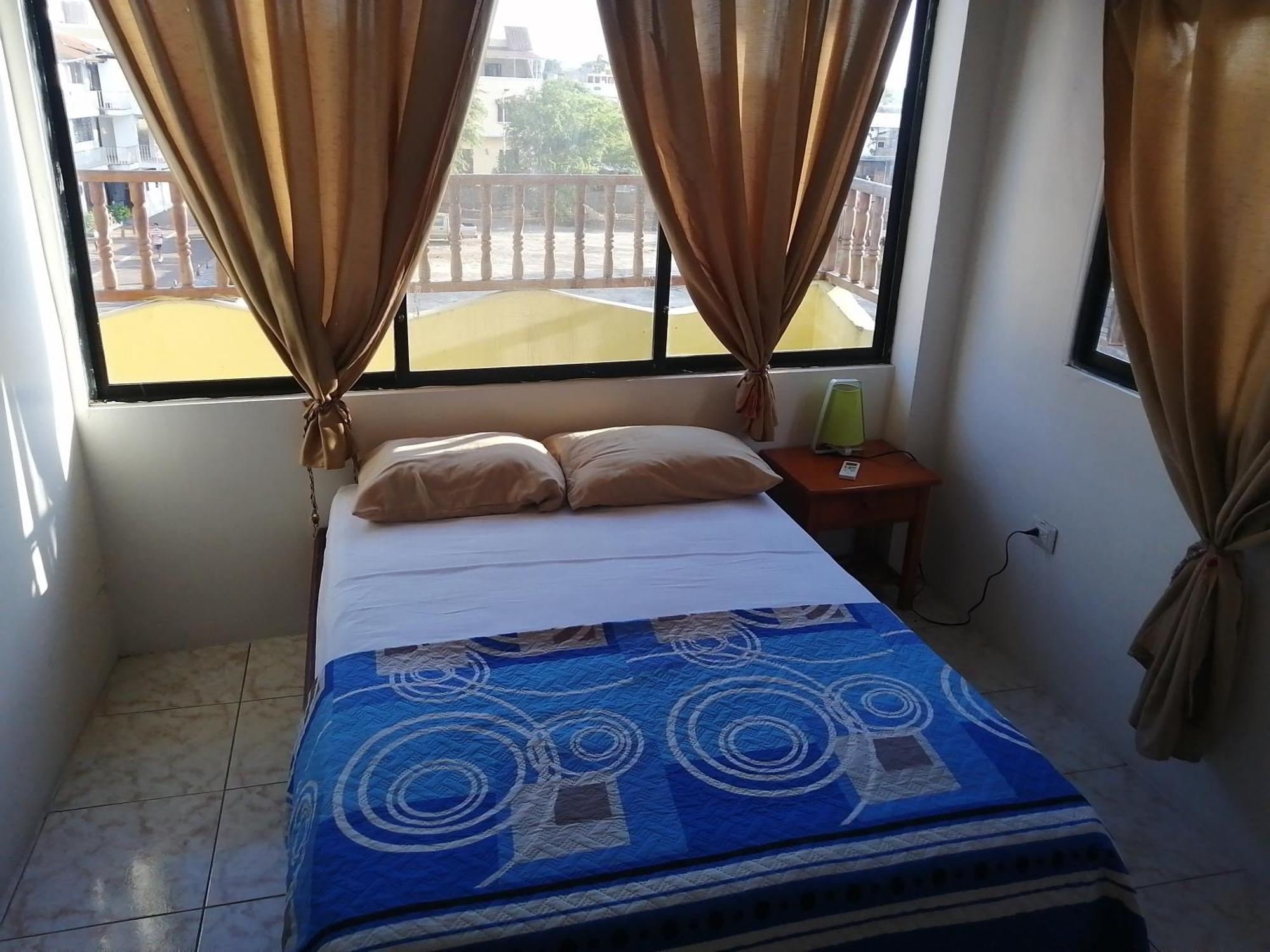 Hostal La Casa De Luis Puerto Baquerizo Moreno Ngoại thất bức ảnh