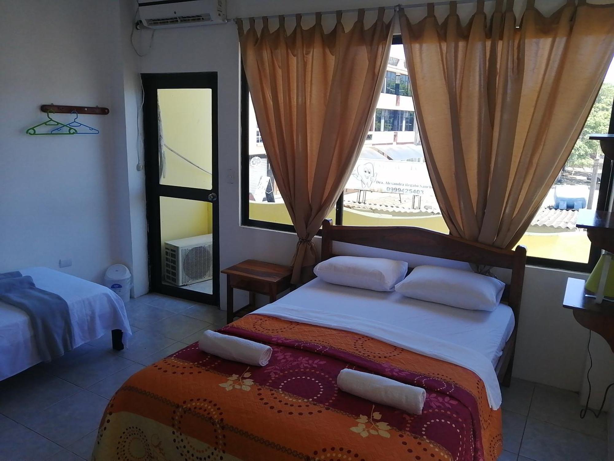 Hostal La Casa De Luis Puerto Baquerizo Moreno Ngoại thất bức ảnh